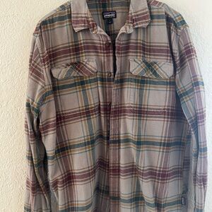 Patagonia Men's Plaid Shirt Jacket - Red, Green, Tan